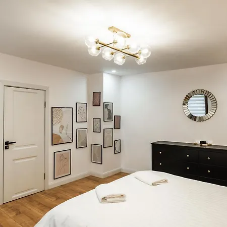 Rope Street Estate Picturesque Brașov