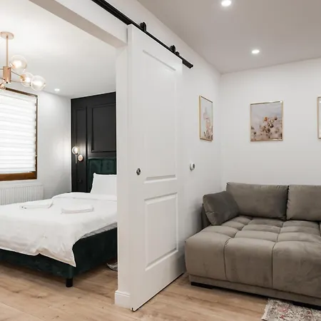 Rope Street Estate Picturesque