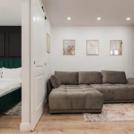 Rope Street Estate Picturesque