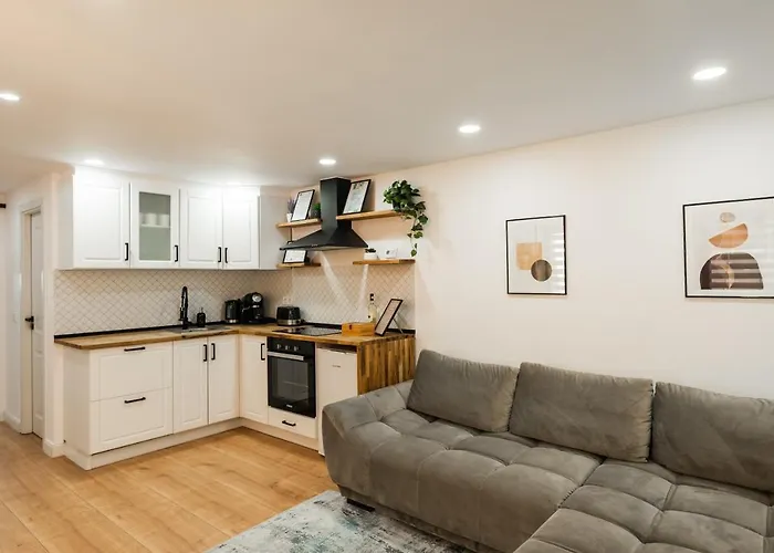 Rope Street Estate Picturesque *