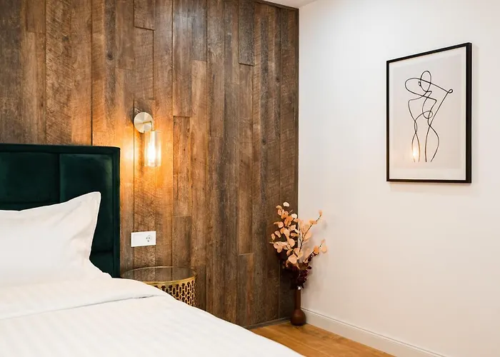 Rope Street Estate Picturesque