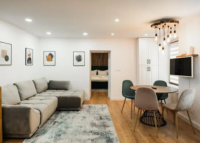 Rope Street Estate Picturesque Braszów