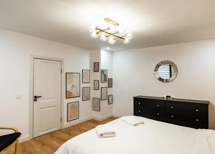 Rope Street Estate Picturesque Braszów