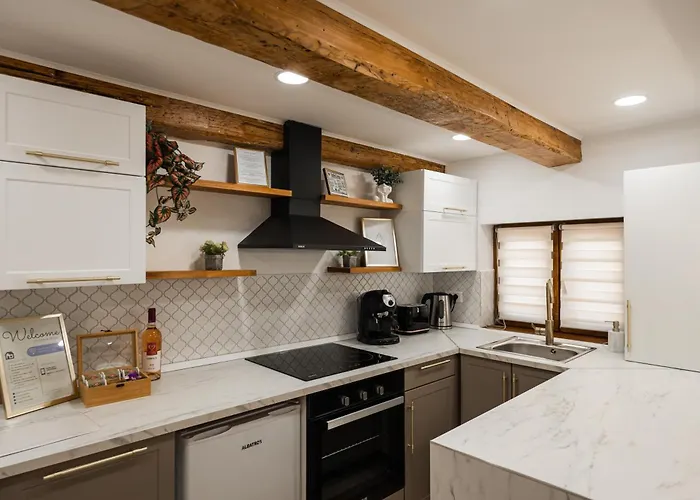 Rope Street Estate Picturesque