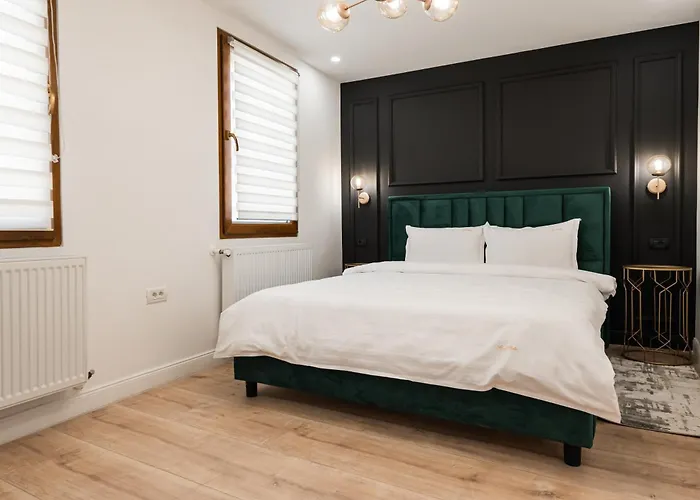 Rope Street Estate Picturesque