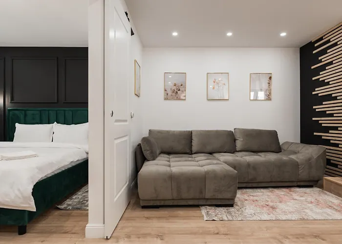 Rope Street Estate Picturesque